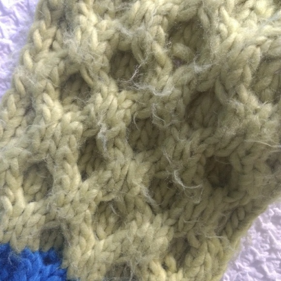 Lole Color Block Scarf With Fringe. - Picture 3 of 6